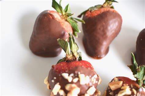 Vegan Friendly Valentine's Day Easy Chocolate Dipped Berries - Cass ...