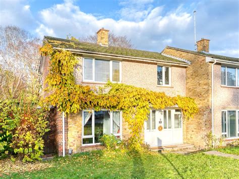 3 Bed End Terrace House For Sale In Cherbury Close Bracknell