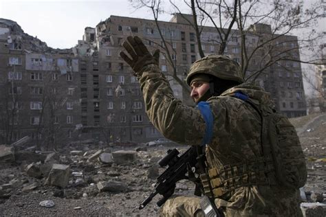 Krieg In Der Ukraine Bilder Zeigen Schrecken In Mariupol