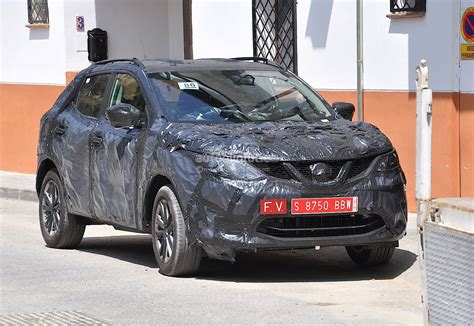 Spyshots: 2014 Nissan Qashqai Interior Partially Shown - autoevolution