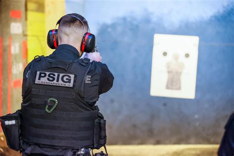 En Vid O Avec Les Gendarmes Du Psig De Pau En Exercice De Tir La