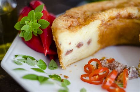 Bolo Salgado de Queijo Parmesão calabresa Sem glúten Vó Quero Bolo