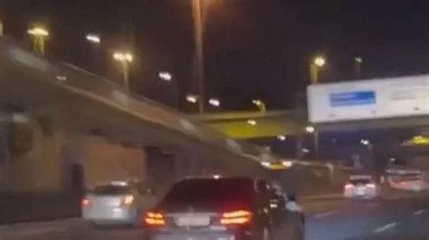 Trafik Magandalar Dur Durak Bilmiyor Seyir Halinde Havaya Ate