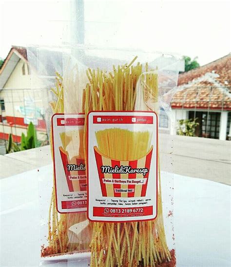 Mie Lidi Makanan Estetika Merah Muda Mie