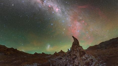 The Milky Way Lights Up The Valley Of The Moon In Magical New Night