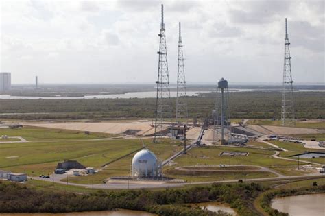 Watch Nasa Perform Water Deluge Test To Prepare For Sls Launch