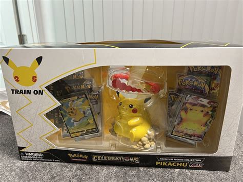 Pokémon TCG Celebrations Premium Figure Collection Pikachu VMAX Box