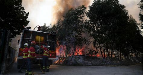 Fogo na Póvoa de Lanhoso tem uma frente ativa