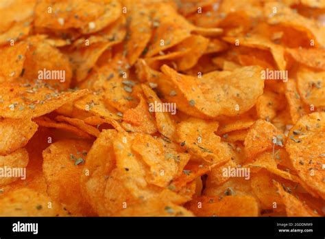 Homemade potato chips, close up Stock Photo - Alamy