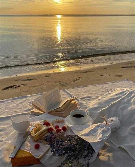 Pin By Debby Machado On Dreamy Beach Photography Beach Picnic