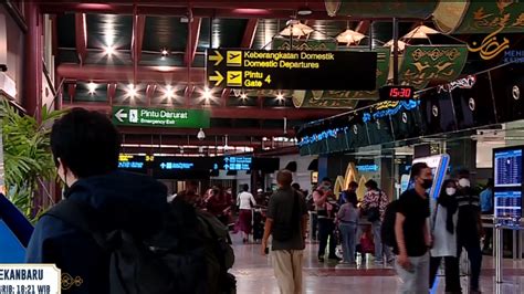 H Lebaran Bandara Soetta Mulai Dipadati Pemudik