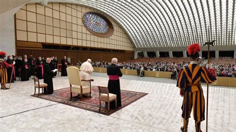 Pope at audience: psalms lead to adore God and love His children ...