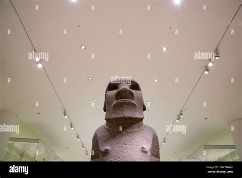 Hoa Hakananai A Es Un Moai Una Estatua De La Isla De Pascua Como