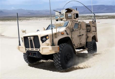 Oshkosh Jltv Joint Light Tactical Vehicle 4x4 Wheeled Mutilrole Light