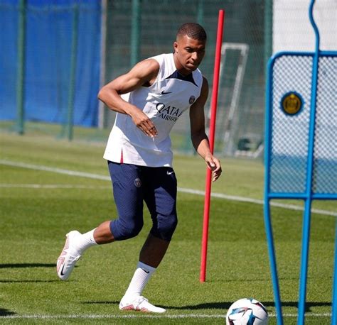 Kylian Mbappe Training PSG Juli 2022