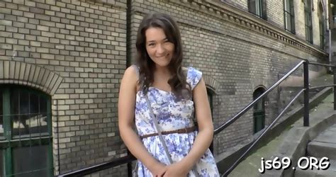 Voluptuous Brunette Savannah Feels A Rod
