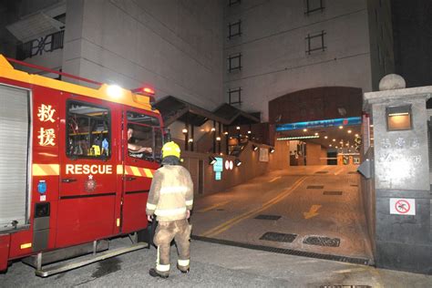 半山干德道裝修中單位疑短路冒黑煙 大批住戶疏散消防救熄 星島日報