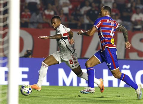 Escalações De Fortaleza Esporte Clube X São Paulo Futebol Clube - São Paulo x Fortaleza: veja informações e prováveis escalações do jogo ...