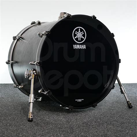 Yamaha Live Custom Hybrid Oak 22 X 18 Bass Drum In Charcoal Sunburst