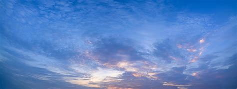 Cielo Y Nubes Al Atardecer 1759324 Foto De Stock En Vecteezy