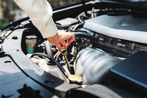 How To Check Engine Oil The Right Ways To Do It