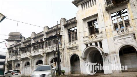 Berita Foto Gedung Warenhuis Bangunan Bersejarah Supermarket Pertama