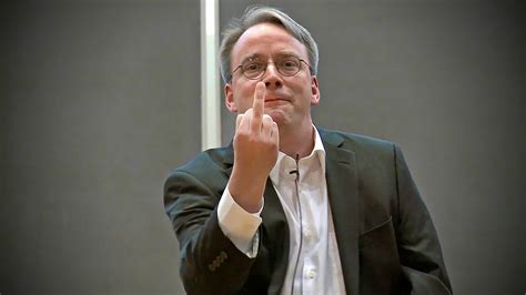 Linus Torvalds Ustvarjalec Linuxa Odpušča Ruse