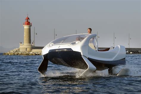 Sea Bubble le bateau taxi électrique qui vole sur leau Plastics le Mag