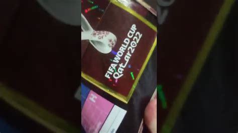 Mostrando minha primeira figurinha da coca cola do álbum de figurinhas