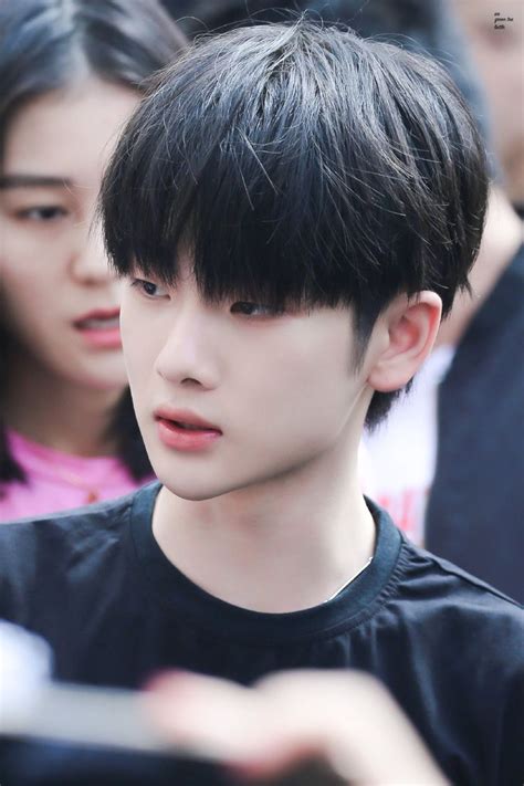 Pin By Oreo On Zhou Zhennan Chinese Boy Jyp Trainee Handsome Boys