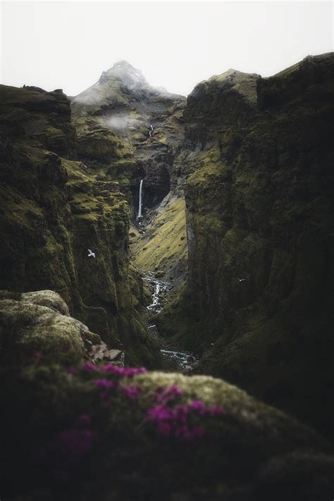 Mulagljufur Canyon | Iceland » Walk over the World