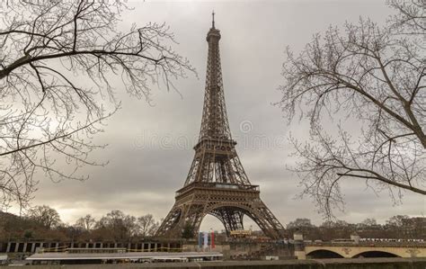 nice scenery  eiffel tower  seine river  paris  afternoon