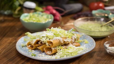 Flautas De Papa Con Chorizo Delicioso Univision