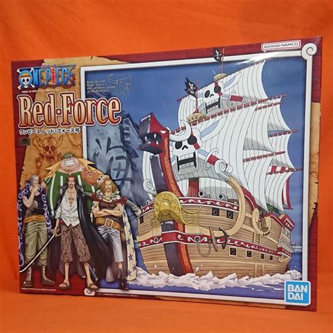 Grand Ship Collection MG Red Force with Red-Haired Shanks Crew Model ...