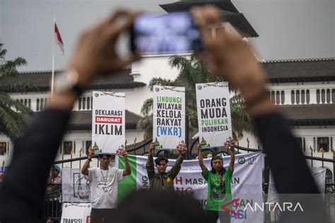 Aksi Hari Lingkungan Hidup Sedunia ANTARA News Jawa Barat