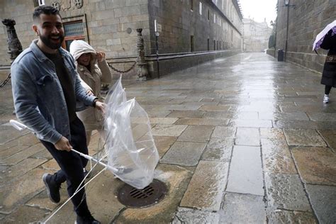 Galicia Recibe El Primer Temporal Del A O Con Rachas De Viento De M S