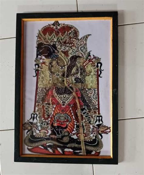 Hiasan Dinding Lukisan Cetak Wayang Batara Guru Plus Bingkai Ukuran