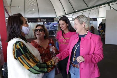 Ana Paula Junqueira Le O Vai A Monte Carmelo Ana Paula Junqueira Le O