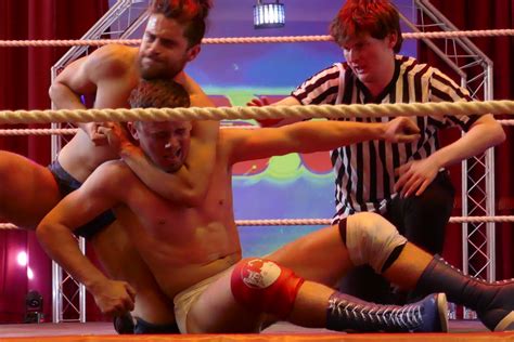 Olly Lloyd Vs Chris Toumbas South West Wrestling Bristol Flickr