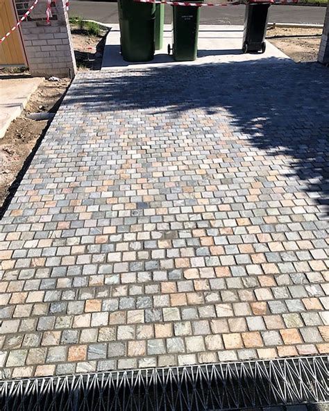 Multi Colour Cobblestone Driveway - Specialty Adhesive Systems