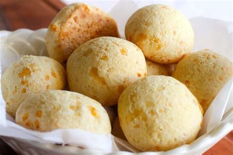 Aprenda a fazer o verdadeiro e mais gostoso pão de queijo mineiro