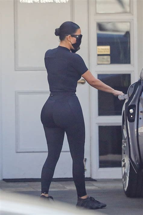 Kim Kardashian Shows Off Her Famous Curves In Skintight Leggings As She