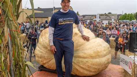 Minnesota Man Wins California Contest for Heaviest Pumpkin, Which Also Breaks a US Record