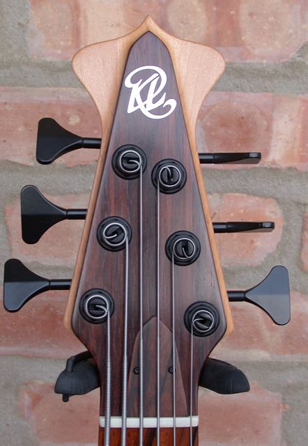 The Un Official Post Your Favorite Headstocks Thread Bassguitar