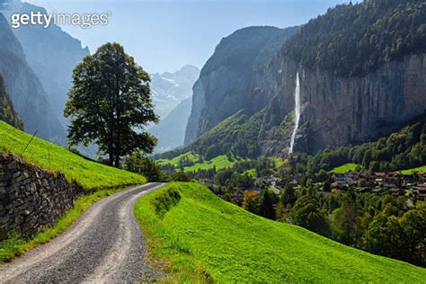 Lauterbrunnen Village And Staubbach Fall Staubbachfall Waterfall