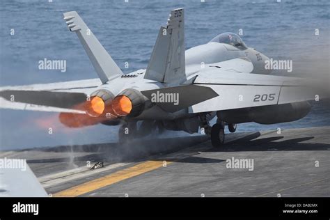 Eine F A 18E Super Hornet Von Den Argonauten Des Strike Fighter