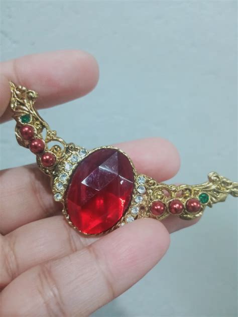 Vintage Brooch, Women's Fashion, Jewelry & Organizers, Brooches on ...