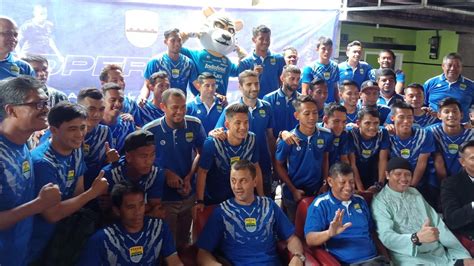 Rayakan Hut Ke Persib Gelar Syukuran Di Panti Asuhan Bola