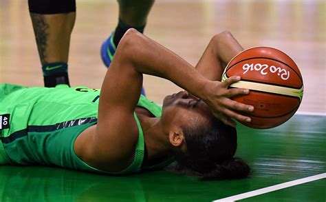 Seleção feminina de basquete perde o quarto jogo e está eliminada da