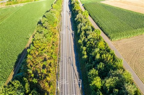 Voie ferrée voie ferrée ligne train rail photo aérienne vue Photo Premium